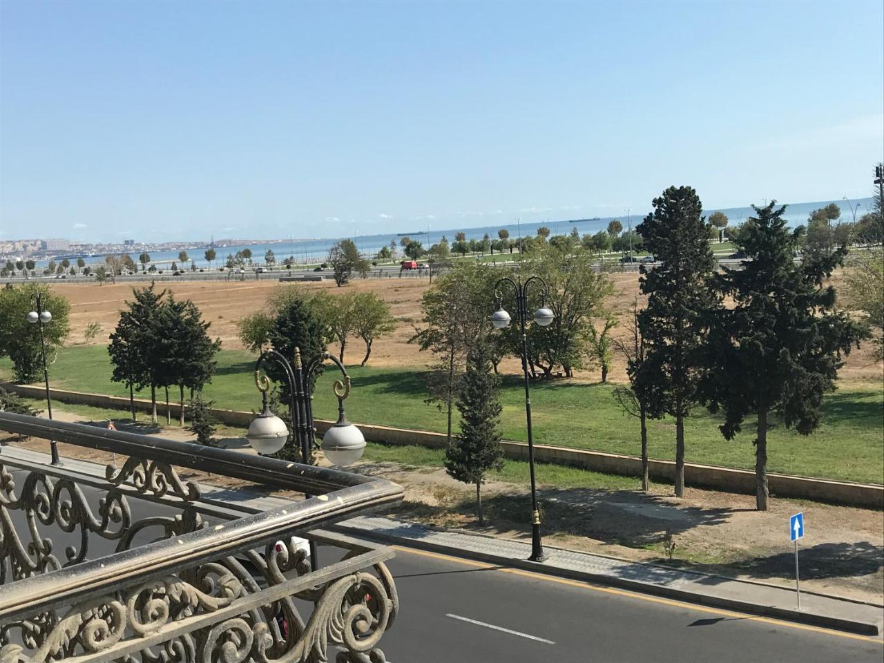 Boulevard Apartment With Sea View Baku Exteriör bild